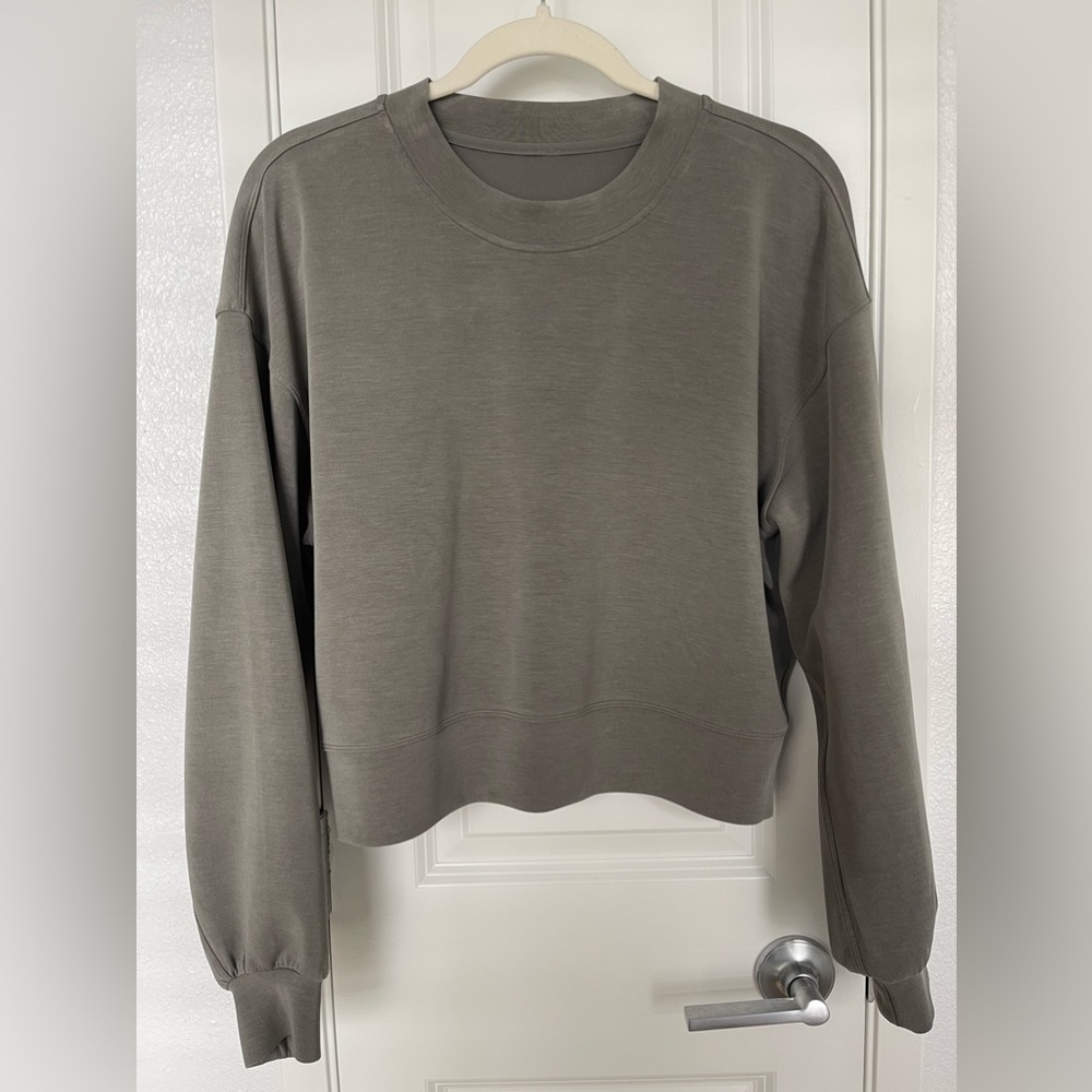 Lululemon Softstreme Perfectly Oversized Cropped Crew Size 4, Grey Sage
